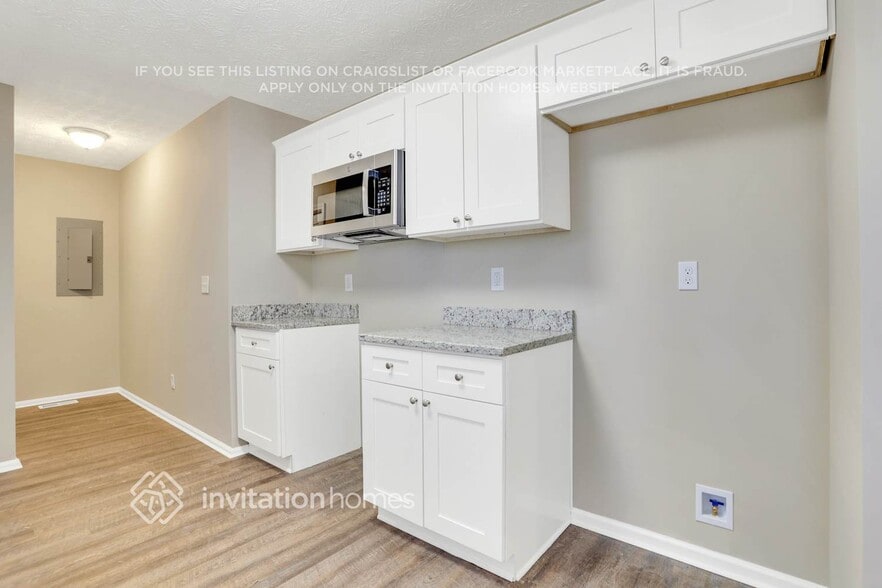 Building Photo - 194 Valley Dr