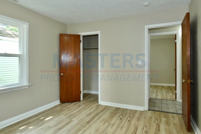 Building Photo - 5133 Adella St