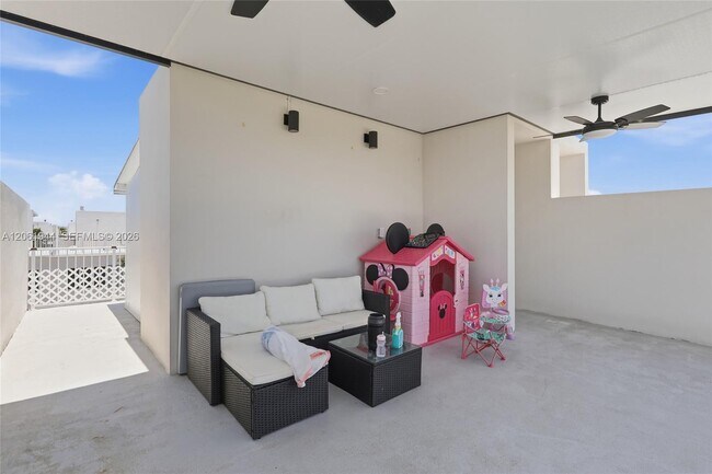 Building Photo - 25847 SW 145th Ave