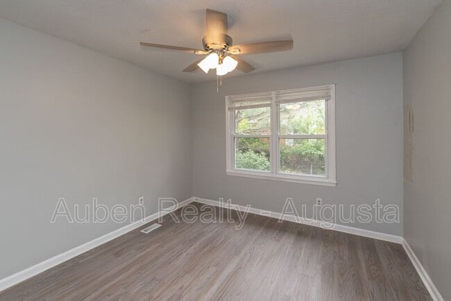 Building Photo - 2416 Barton Chapel Rd