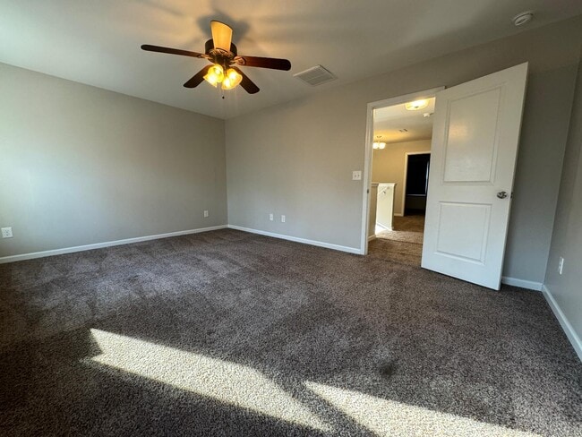 Building Photo - 115 Fortress Dr