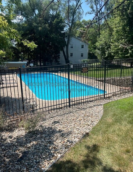 Building Photo - 714 Garland Cir