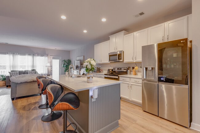 Building Photo - 2001 Laycock Ln