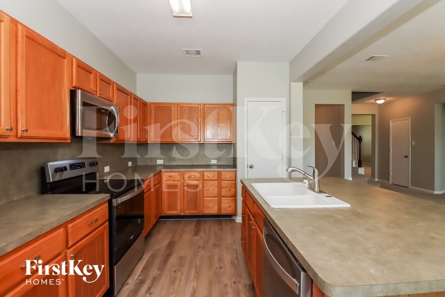 Building Photo - 11319 Sandermeyer Dr