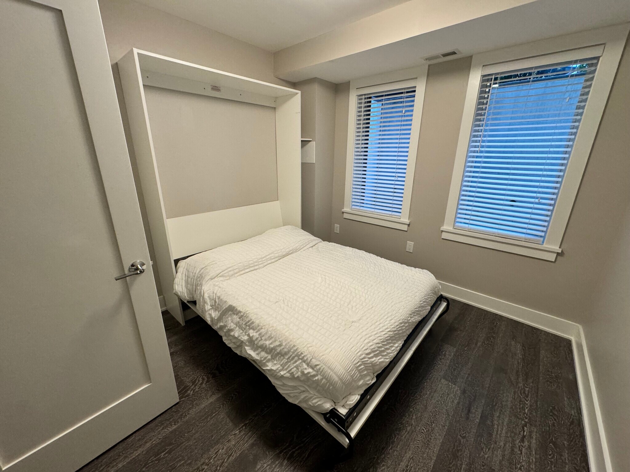 Full size Murphy bed (7'x4'10") - 703 Newton Pl NW