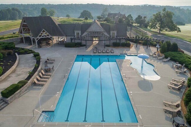 Building Photo - Luxury 2-Bedroom Townhome for Rent in Chimney Oaks – Golf Community Living!