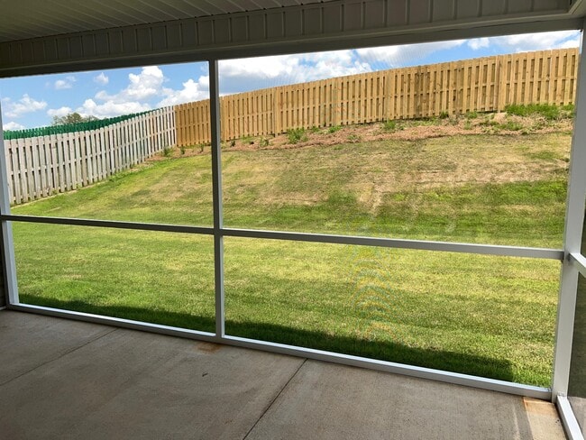 Building Photo - 158 Atherstone St