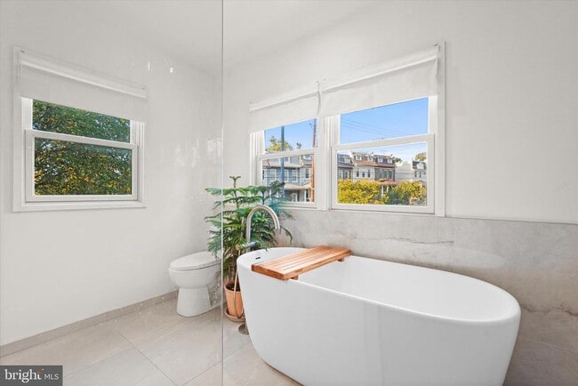 Building Photo - 4131 Illinois Ave NW