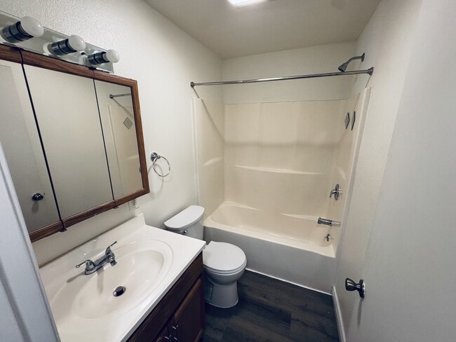 Building Photo - 407 Jersey St