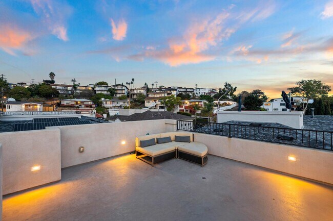 Building Photo - 5051 Savannah St