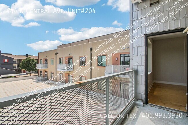 Building Photo - 444 N Central Ave