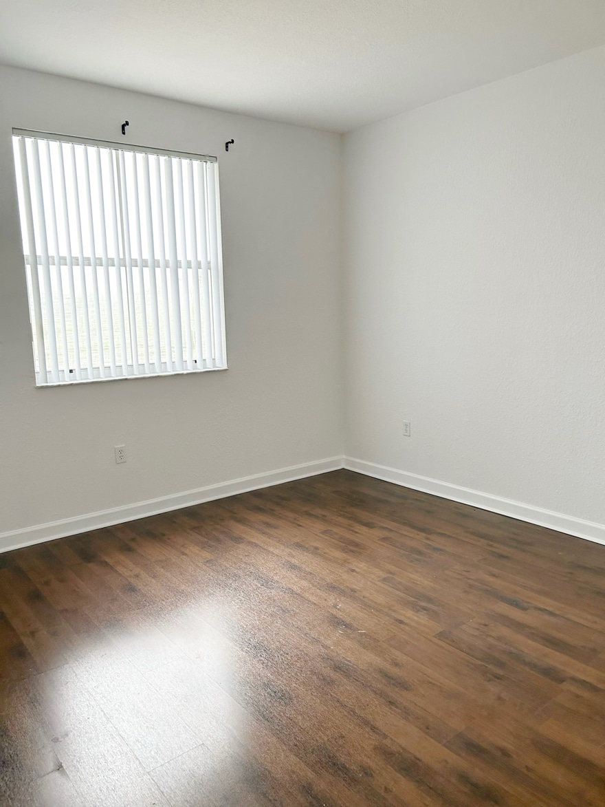 Building Photo - 2637 SE 16th Ter