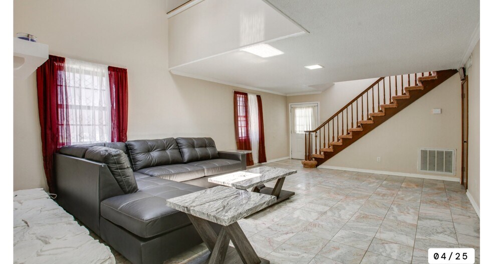 Building Photo - 4213 Paradis Ln