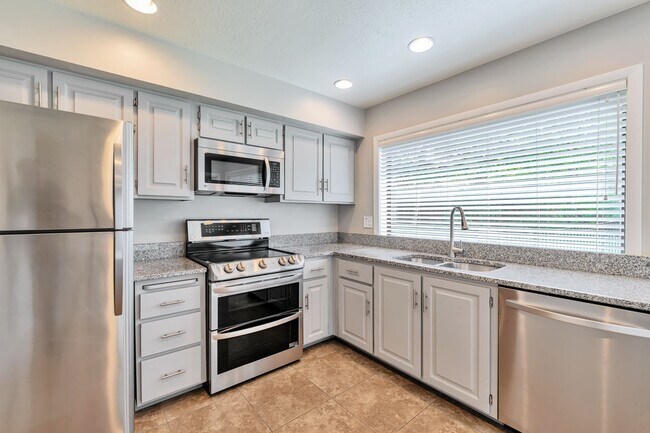 Building Photo - 4829 Arbor Cir