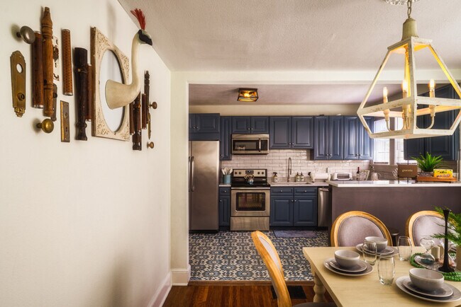 Building Photo - 715 Grandin Rd