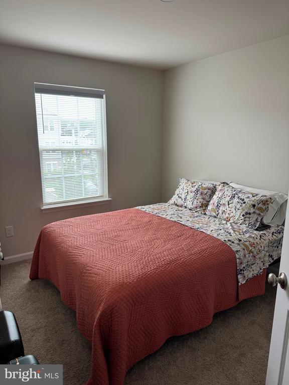 Building Photo - 288 Macoun Way