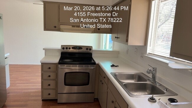 Building Photo - Peach Grove