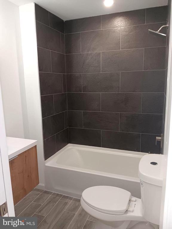 Building Photo - 1911 N Lawrence St