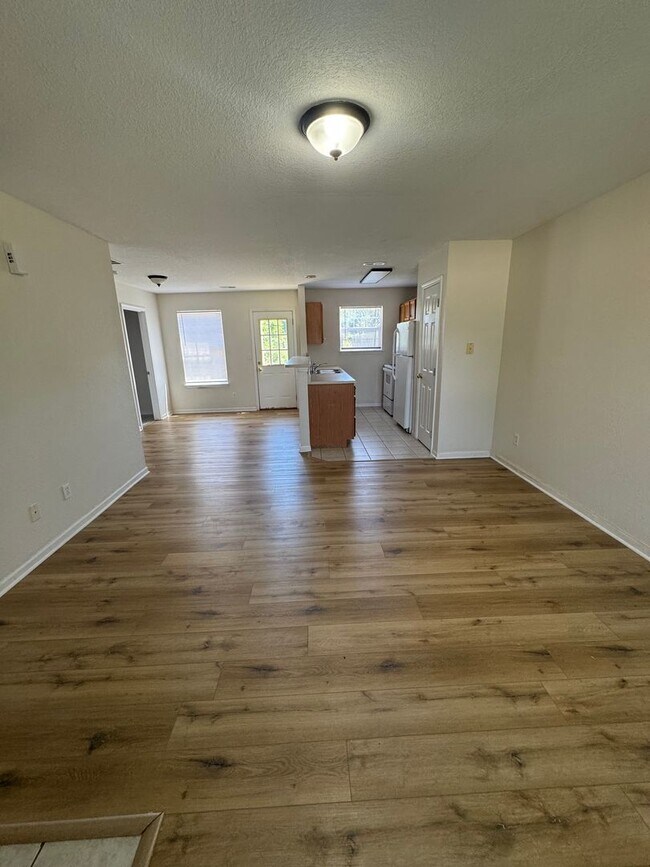 Building Photo - 2681-2683 E Oakbrook Dr