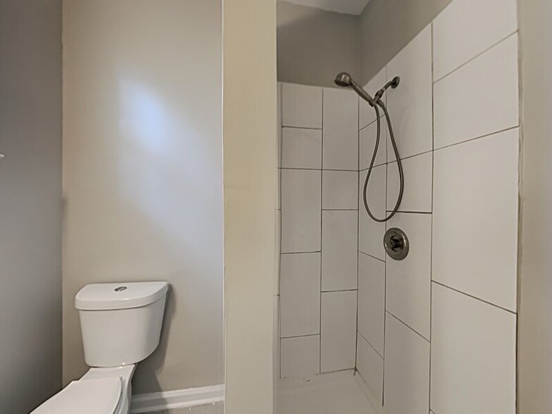 Building Photo - 255 Farrington Ave SE