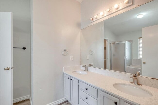 Building Photo - 12713 Modena Trail