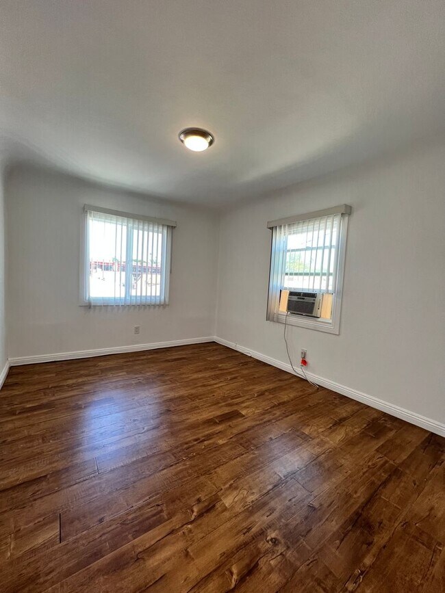 Building Photo - 4172 S Hobart Blvd