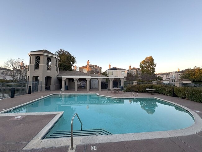 Building Photo - Charming Waterfront Single Family Home in Redwood Shores Available Now!