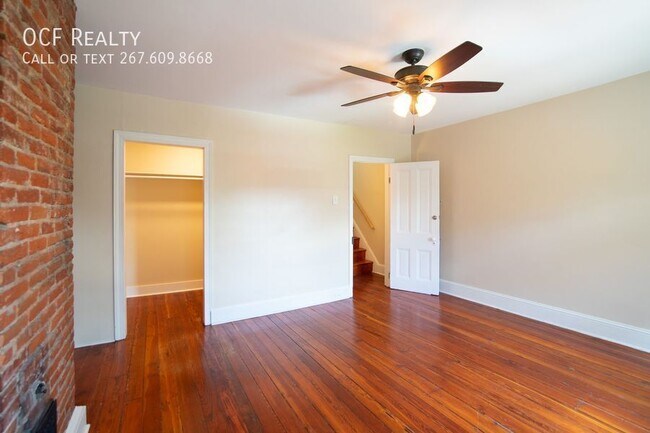 Building Photo - 2211 Bainbridge St