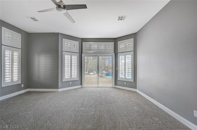 Building Photo - 3800 Beacon Point St