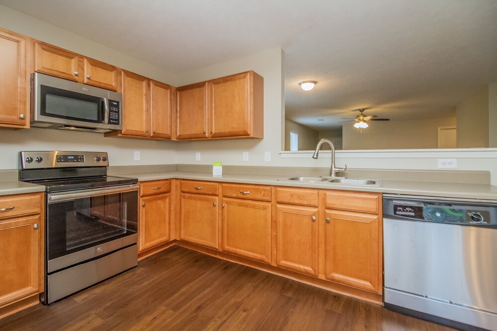 Building Photo - 2776 Sutherland Dr