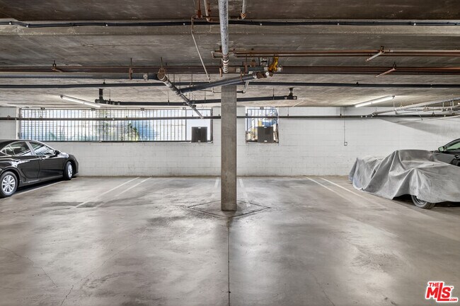 Building Photo - 1920 Pandora Ave