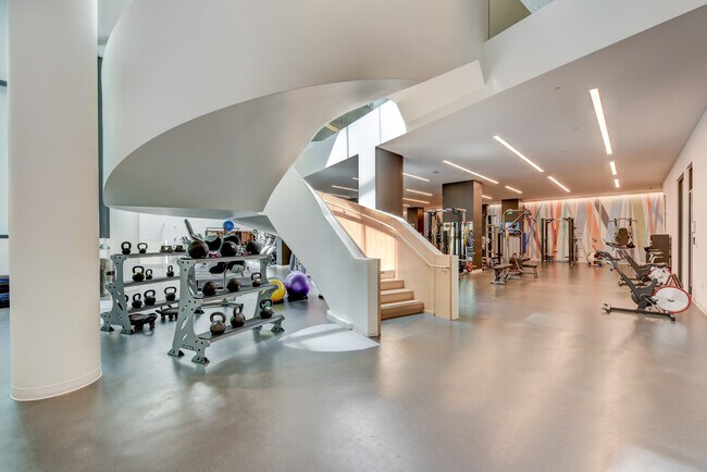 Building Photo - 201 Folsom St