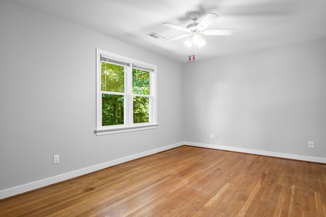 Building Photo - $2,500 / 3 br / 3 ba / 1,750 sqft