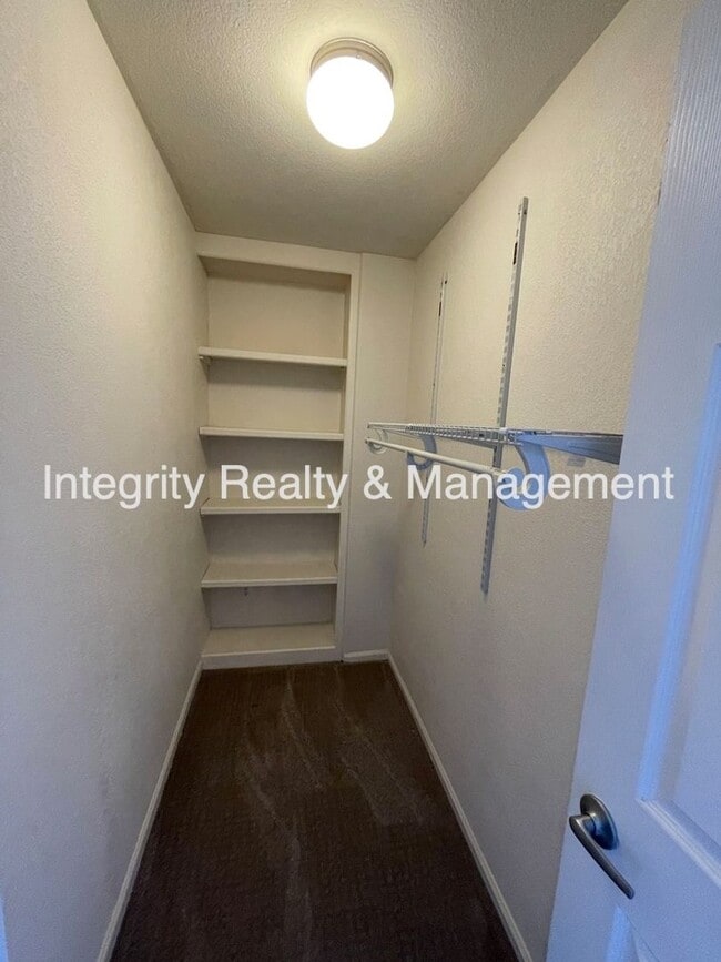 Building Photo - 10400 Tracewood Ct