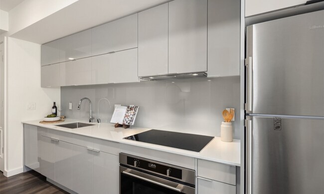 Building Photo - Incredible Pioneer Square Studio Available Now!