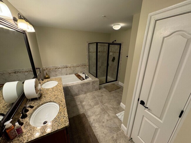 Building Photo - Stunning 3 Bed 2.5 Bath End Unit Townhome In Desired Preserve At Goose Creek - Water Included