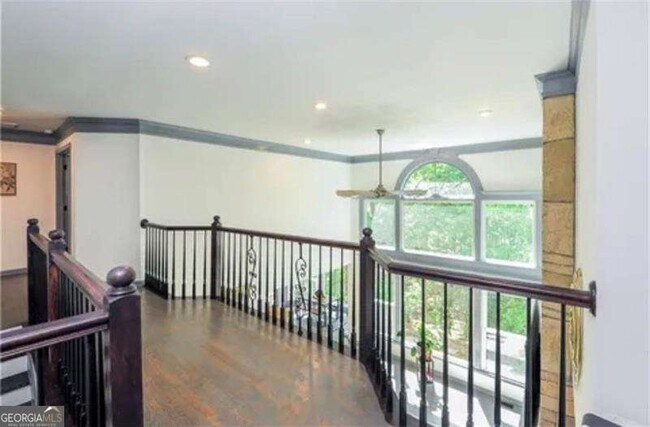 Building Photo - 195 Creekside Park Dr