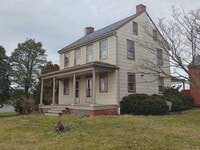 Building Photo - 3 Bedroom Farm house-Penn Manor