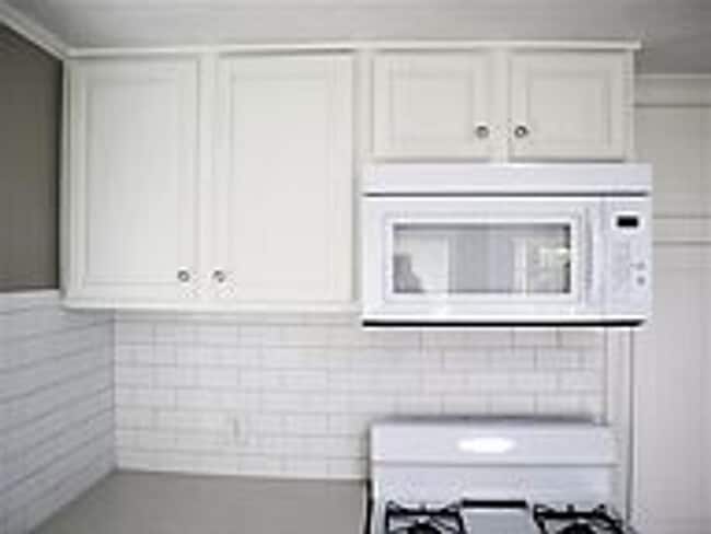 Building Photo - August Move In! Updated 1 bed/1 bath in Br...