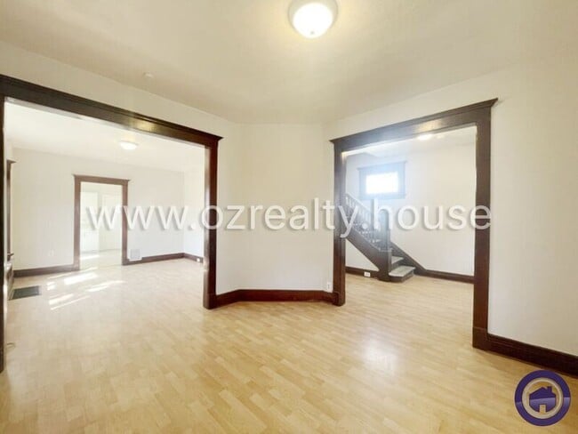 Building Photo - 1031 N Michigan St