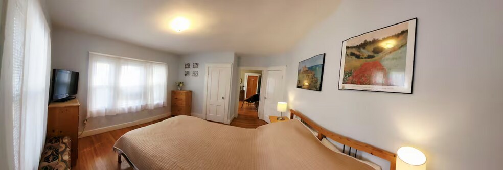 Two doors and a closet - 16 Federal St