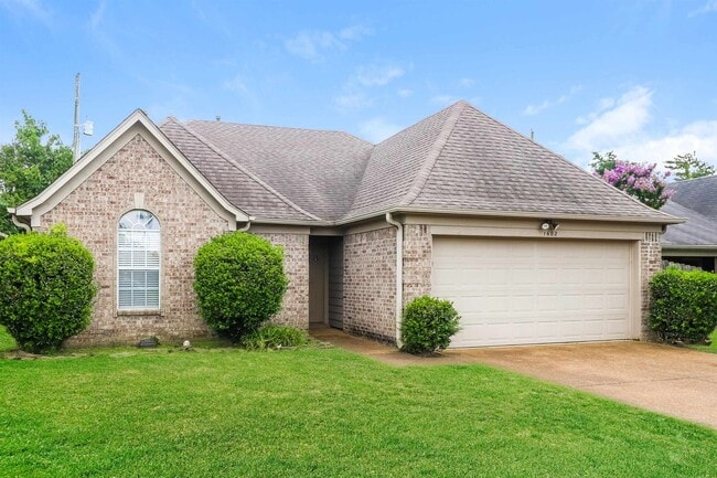 Building Photo - 1602 Far Dr