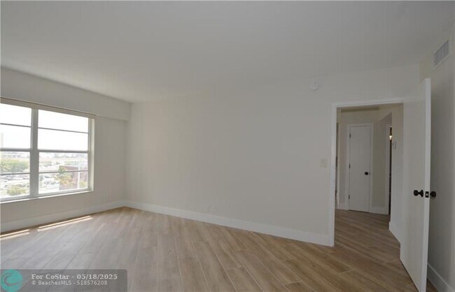 Building Photo - 5100 Dupont Blvd