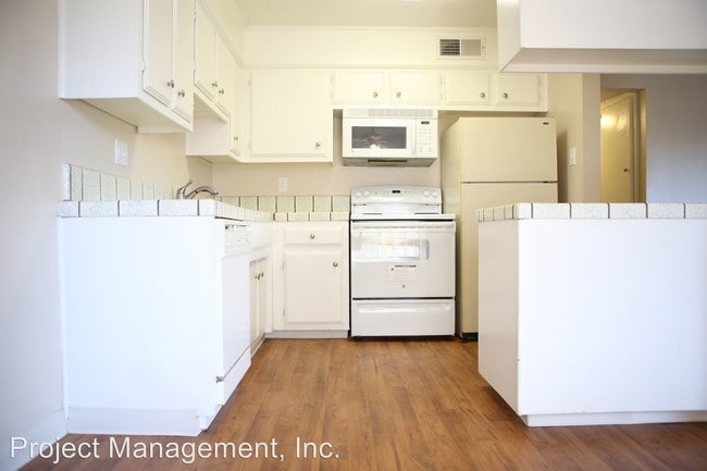 Building Photo - 2740 Elvyra Way