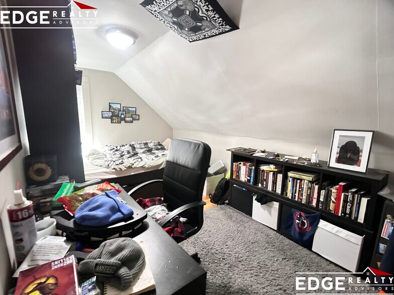 Building Photo - 11 Greylock Rd