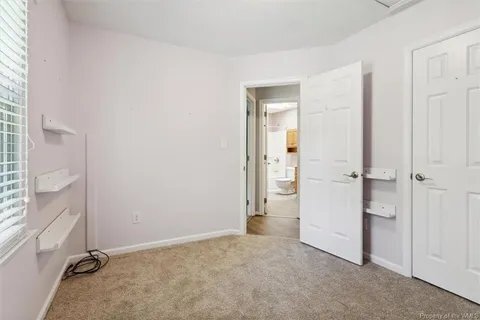 Building Photo - 116 Wellington Cir