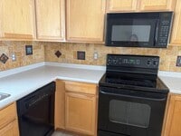 Building Photo - 11 Leclair St