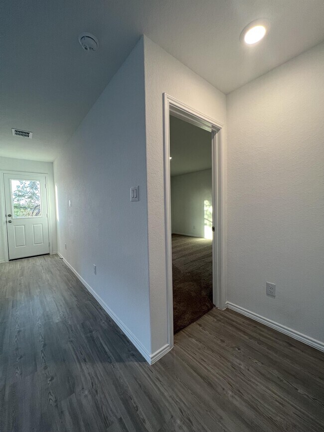 Building Photo - 14823 Brandy Bnd
