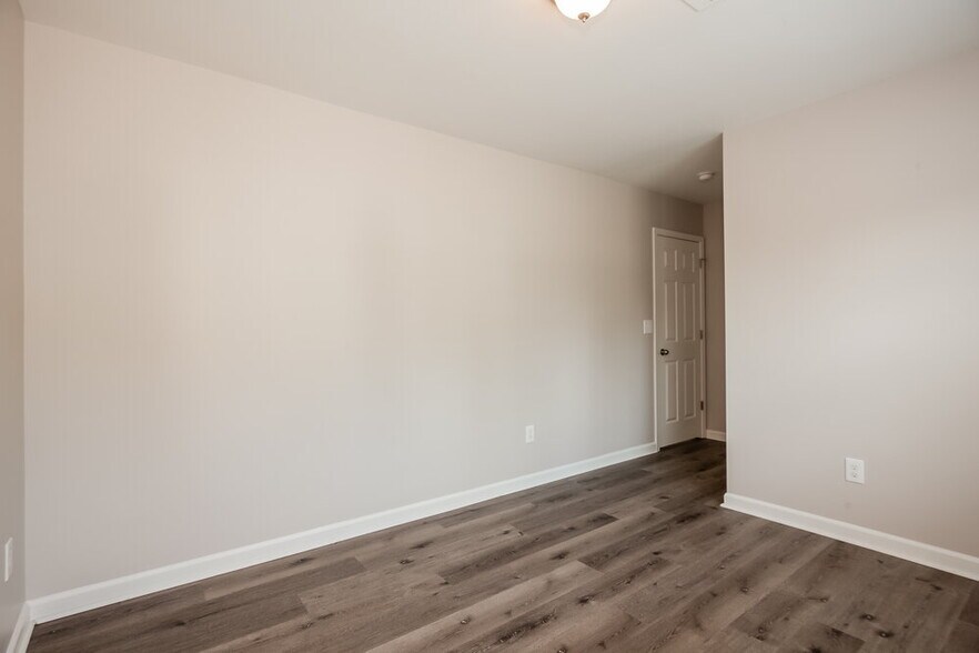 Building Photo - 7211 Waldon Park Lane