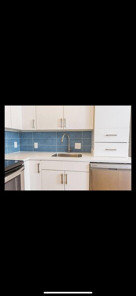 Primary Photo - 13 W 15th St